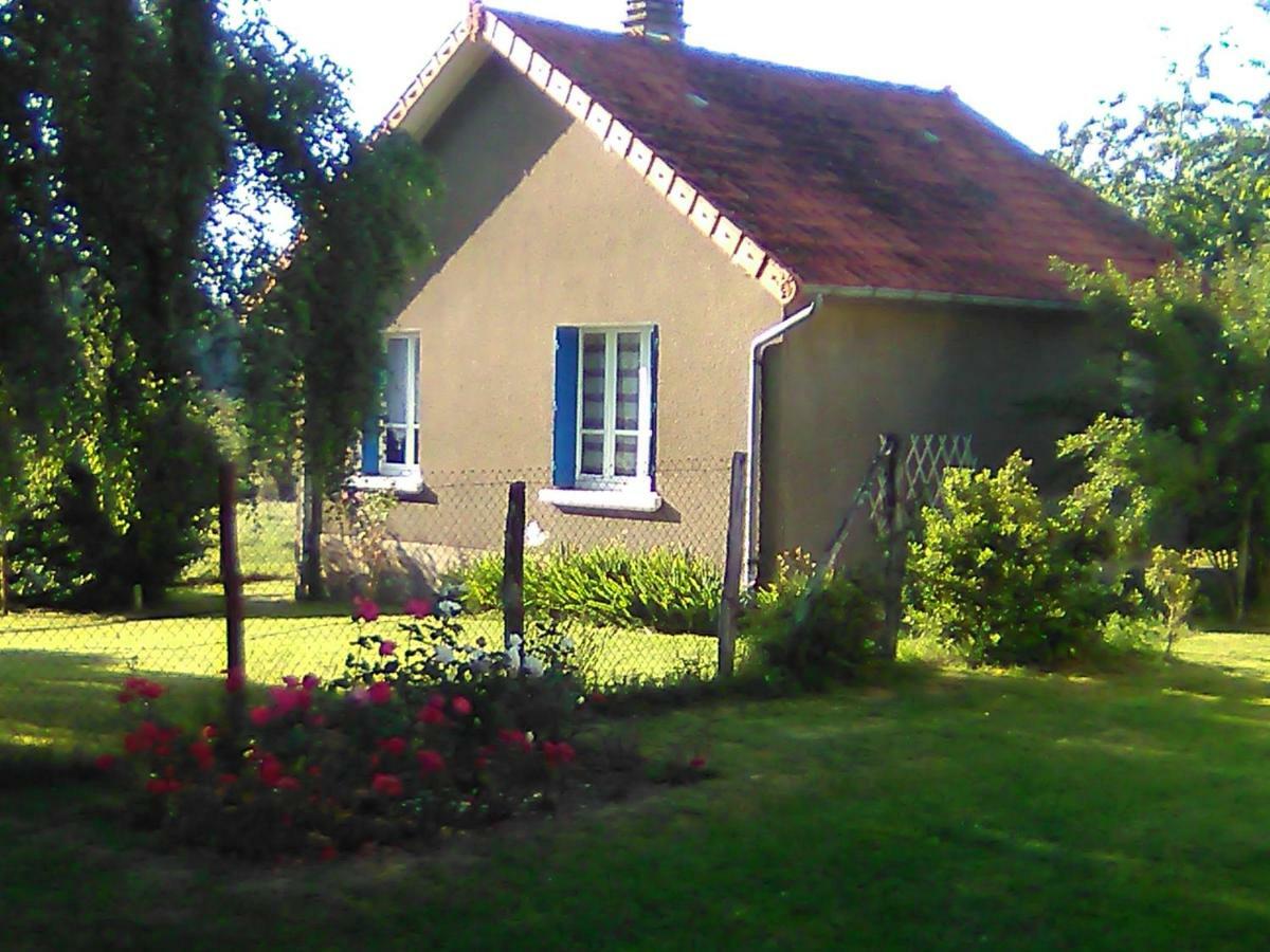 Gite La Maison De Lea Vila Saint-Agnant-de-Versillat Exterior foto